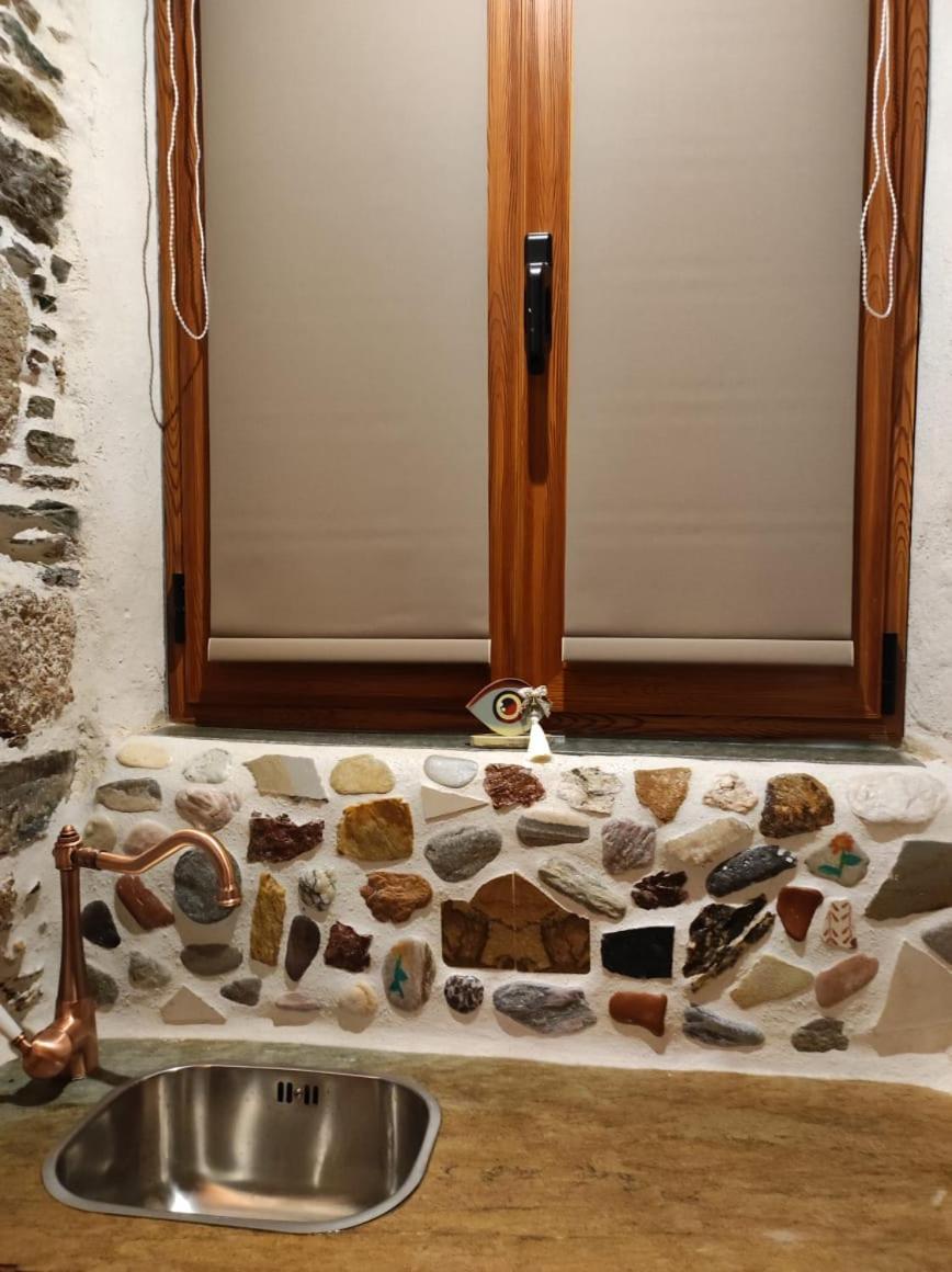 Willa Πέτροκτιστο Σπίτι. Stone House Karystos  Zewnętrze zdjęcie